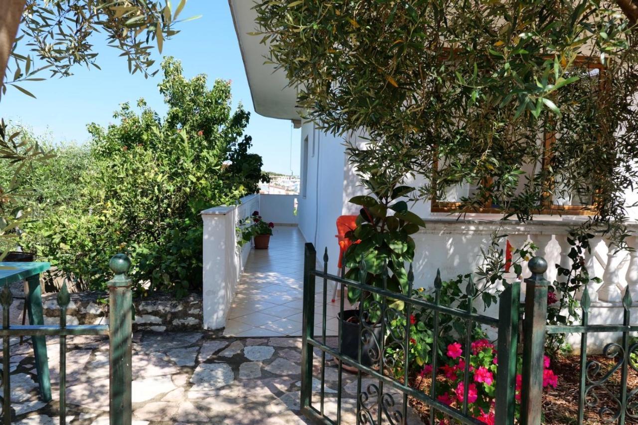 Vita Apartment - Spacious Garden And Balcony 5 Min To Beach & Center Ксамил Экстерьер фото
