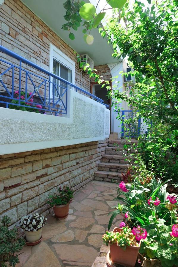 Vita Apartment - Spacious Garden And Balcony 5 Min To Beach & Center Ксамил Экстерьер фото