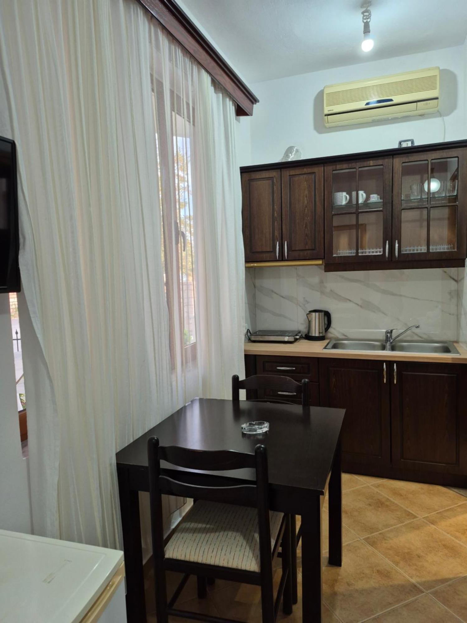 Vita Apartment - Spacious Garden And Balcony 5 Min To Beach & Center Ксамил Экстерьер фото
