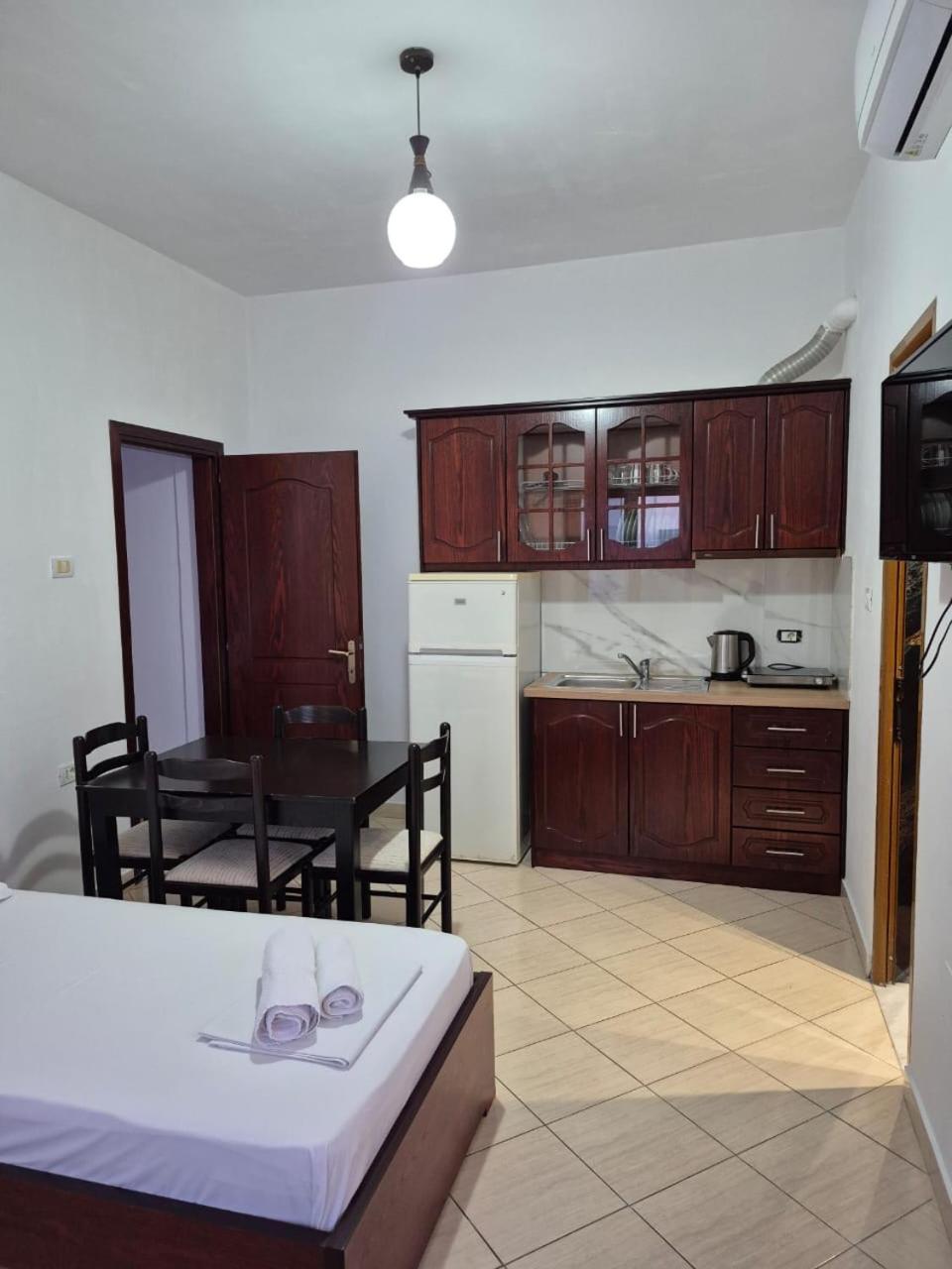 Vita Apartment - Spacious Garden And Balcony 5 Min To Beach & Center Ксамил Экстерьер фото