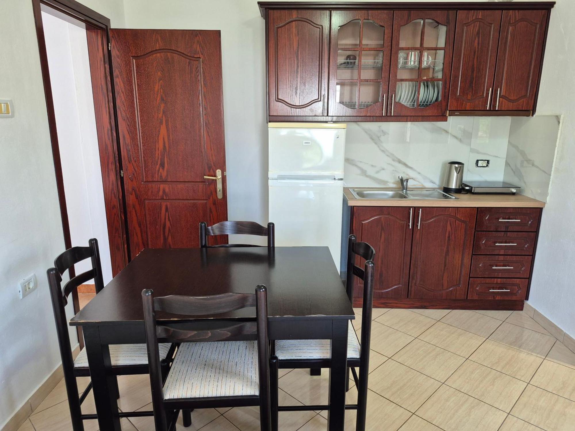 Vita Apartment - Spacious Garden And Balcony 5 Min To Beach & Center Ксамил Экстерьер фото